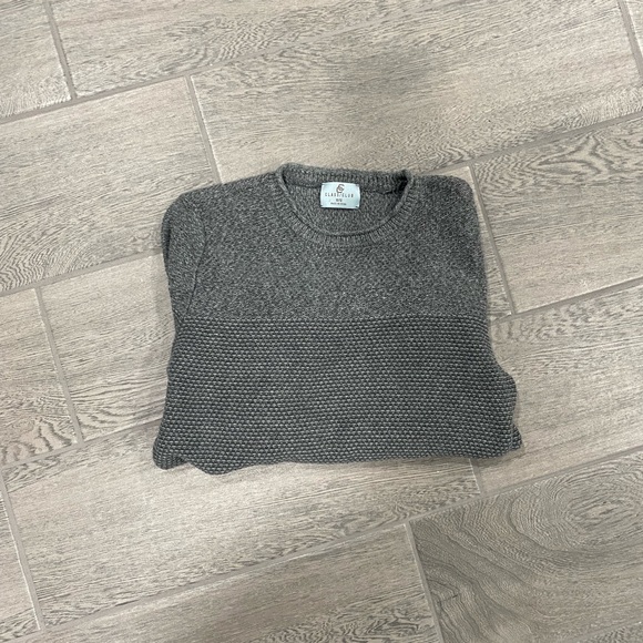 Class/Club Gray Sweater - Picture 3 of 4